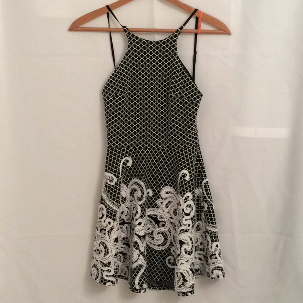 Sage black & white dress size S